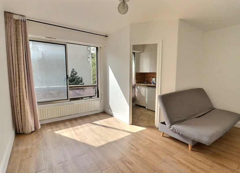 Flat Rue Botzaris in Paris