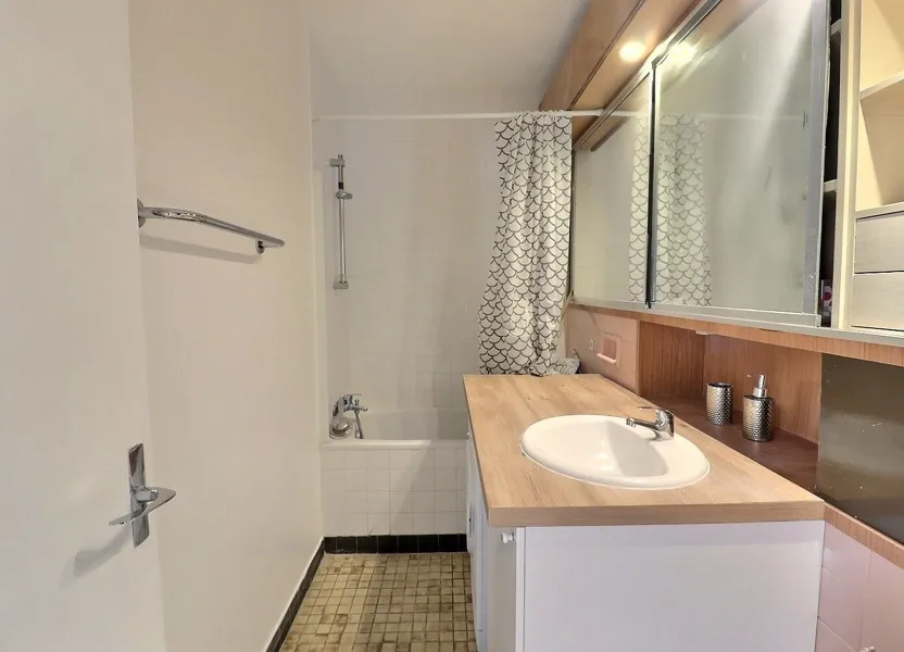 Flat Rue Botzaris in Paris