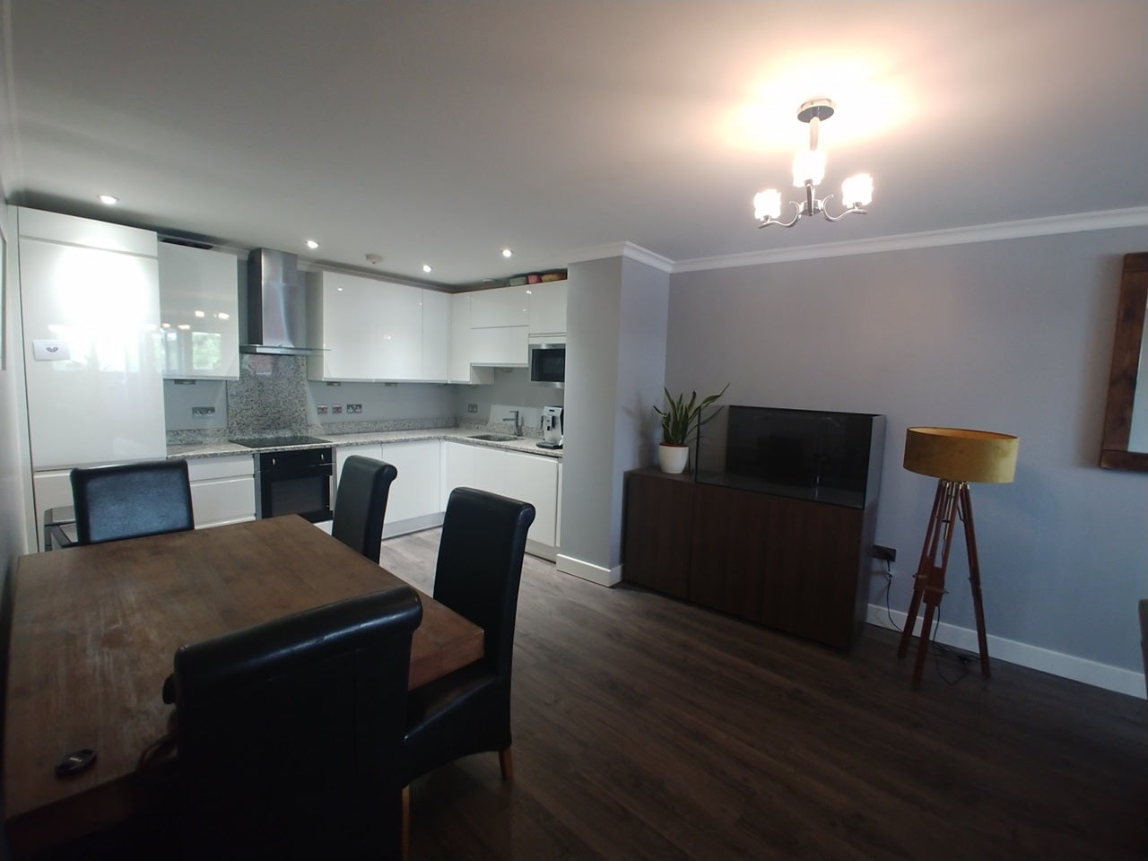 Flat Meath Crescent in Greater London