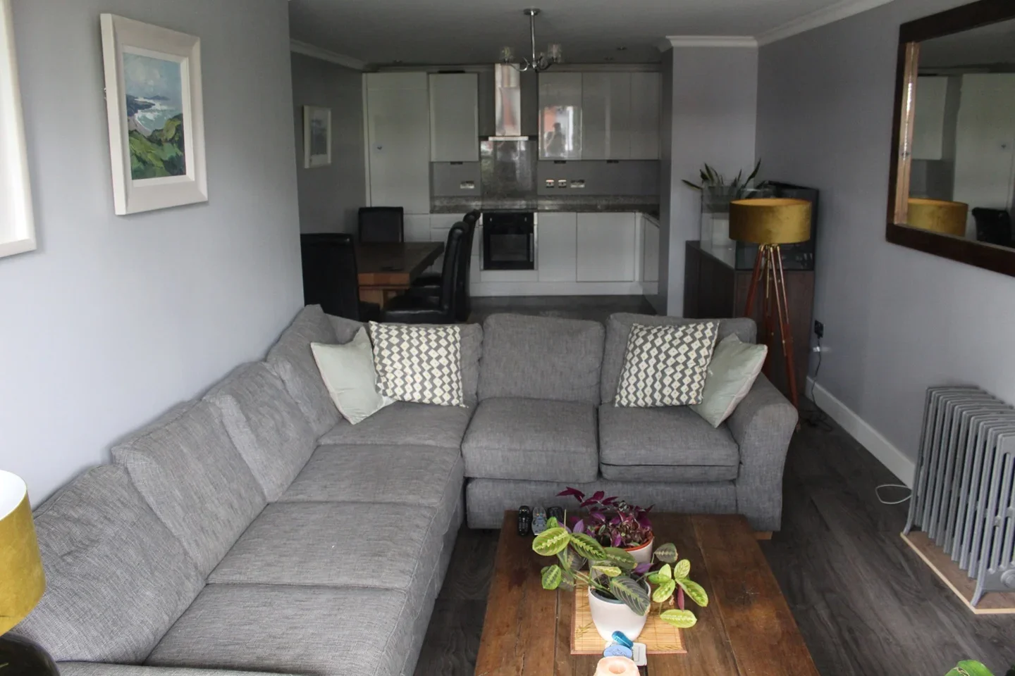 Flat Meath Crescent in Greater London