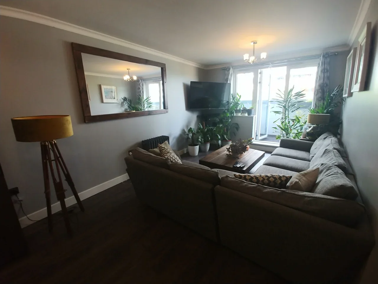 Flat Meath Crescent in Greater London