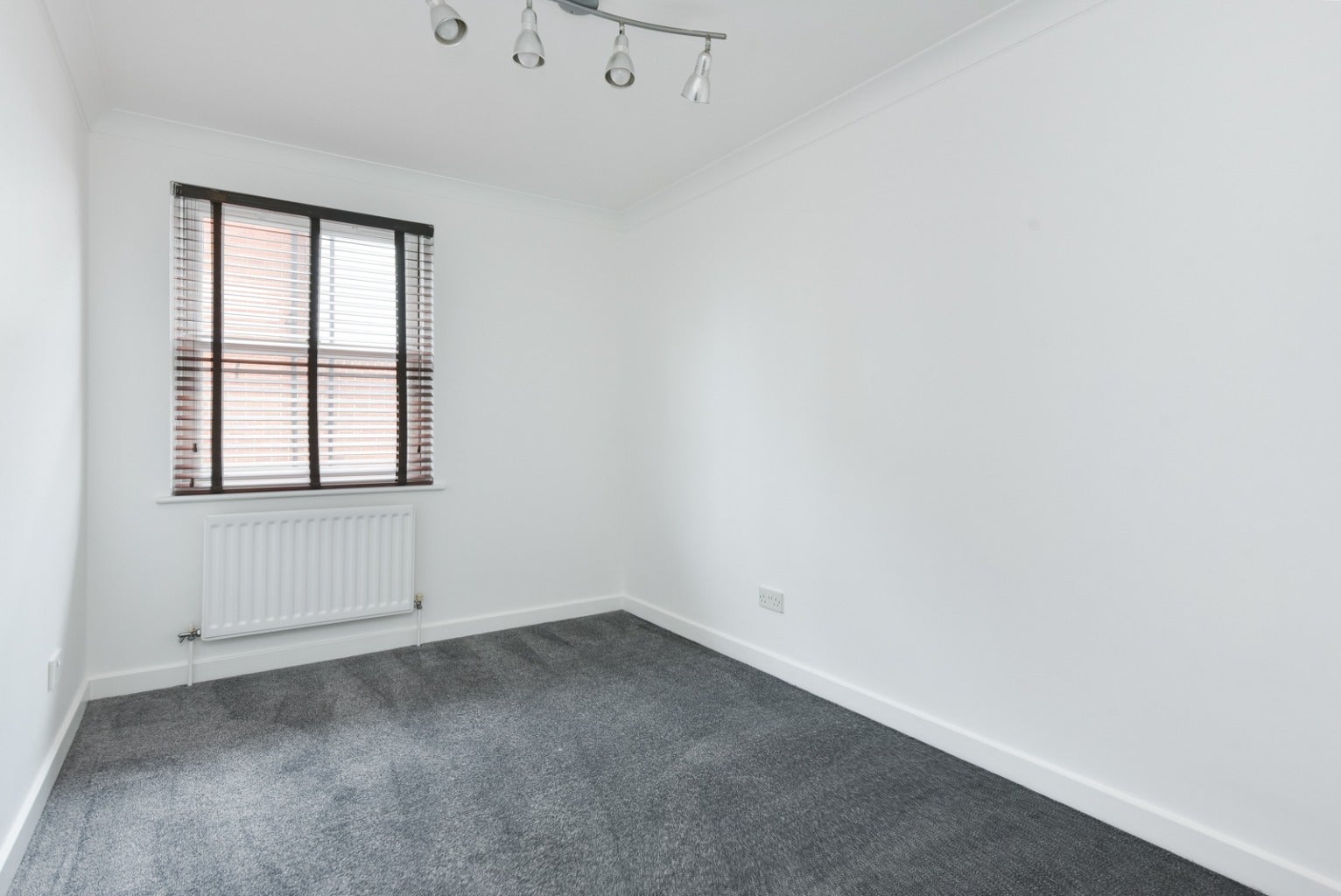 Flat Orient Place in Canterbury