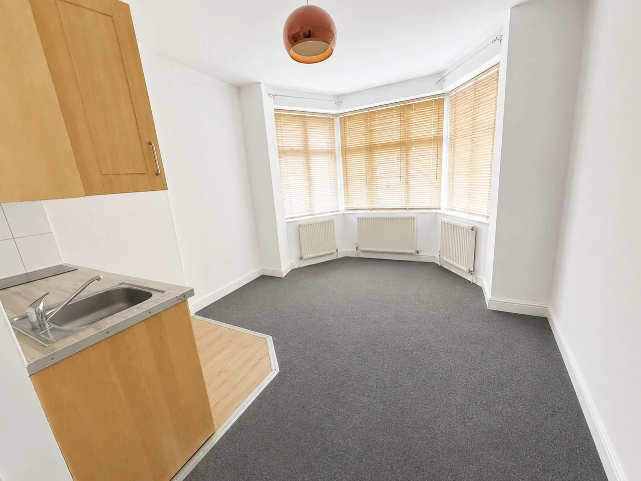 Flat Hoop Lane in Greater London