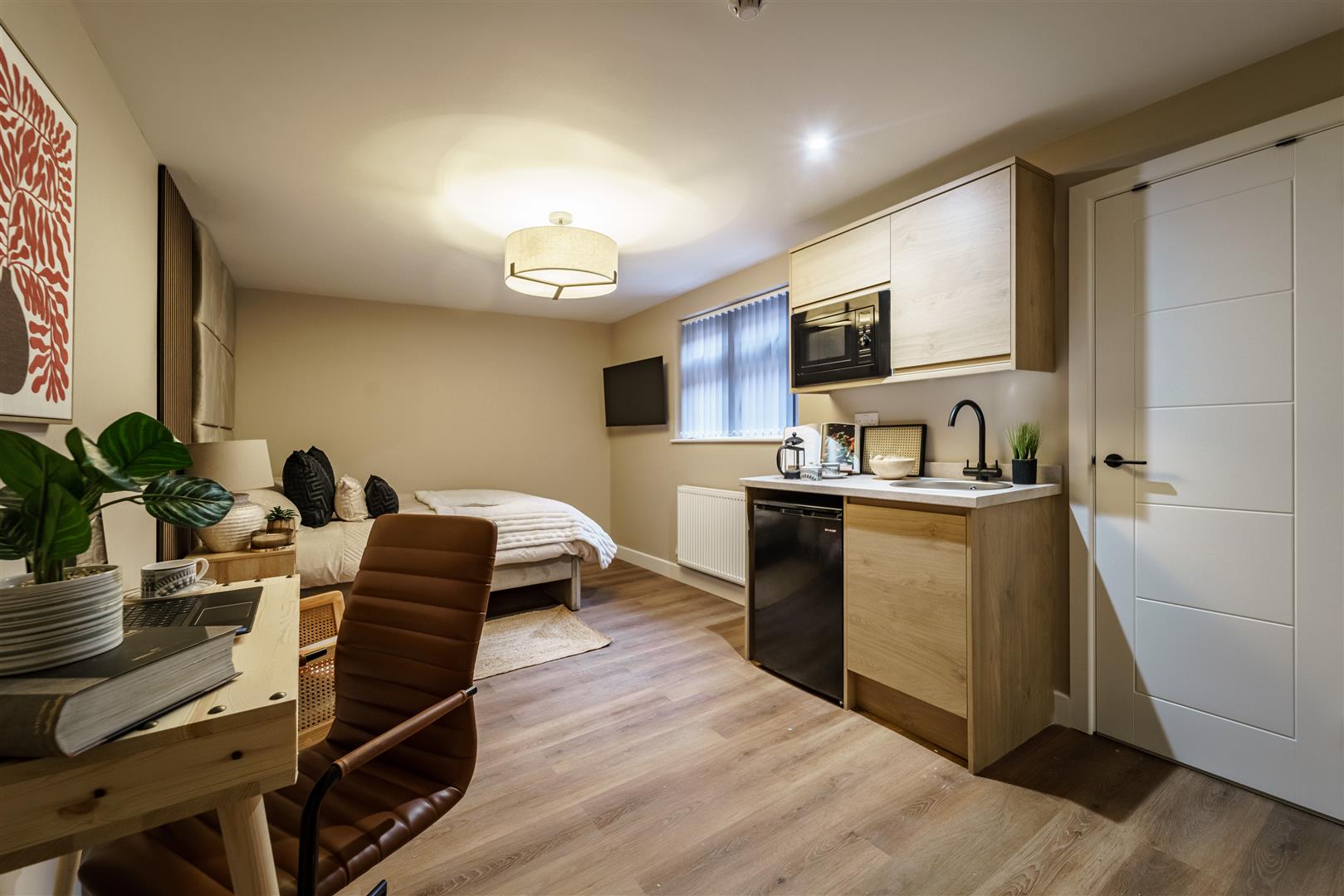 Room Broomfield Road in Coventry