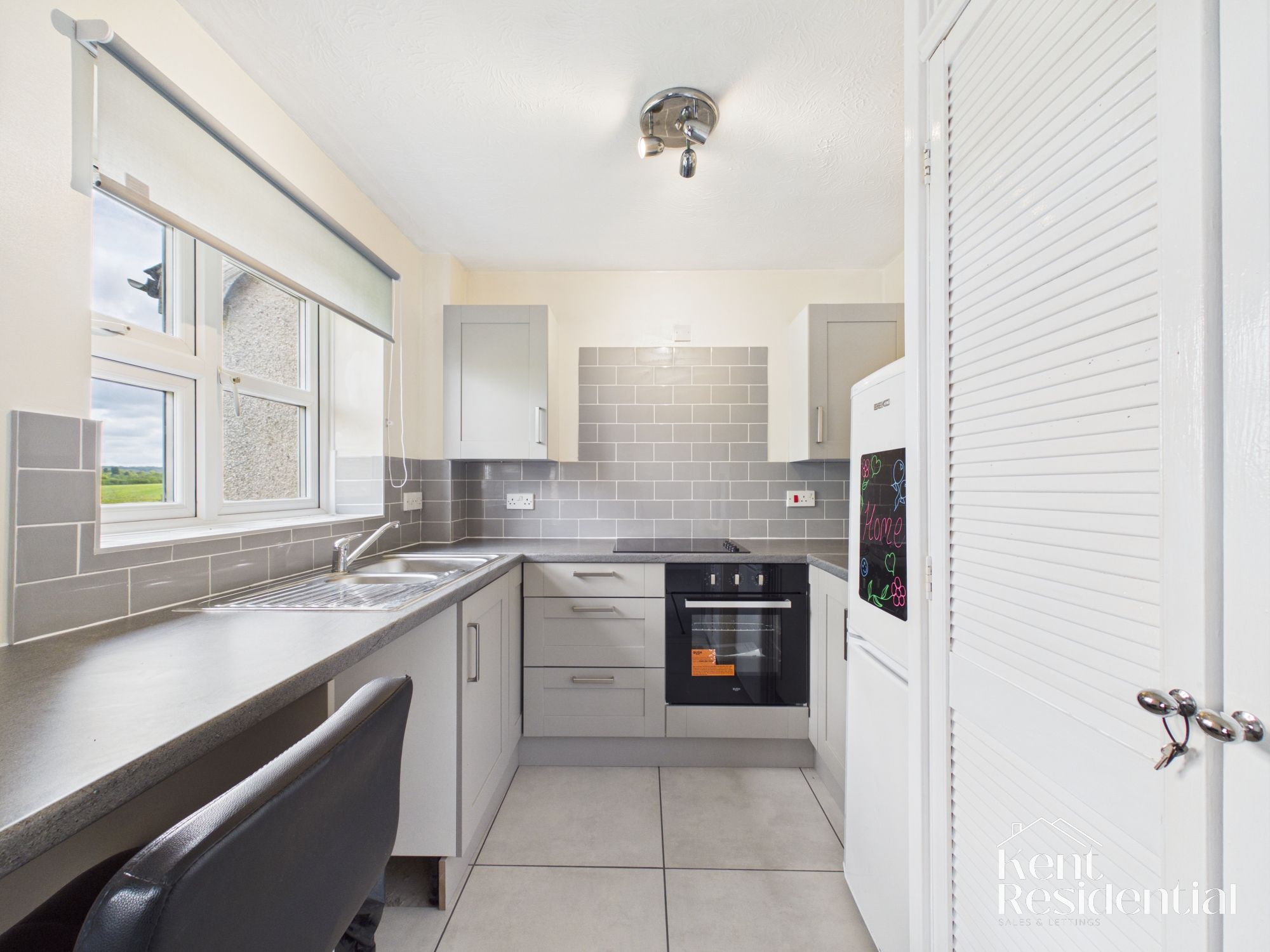 Flat Ravens Dane Close in Maidstone