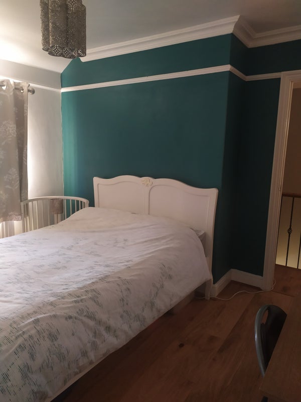 Room Cobbles Crescent in Crawley