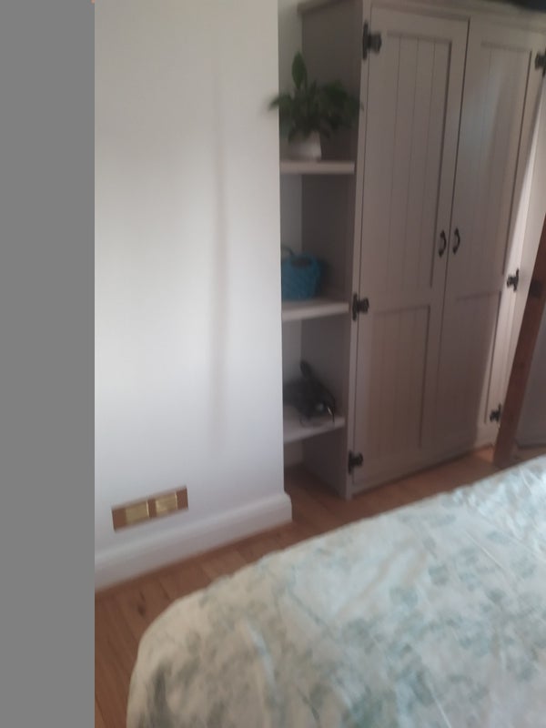 Room Cobbles Crescent in Crawley