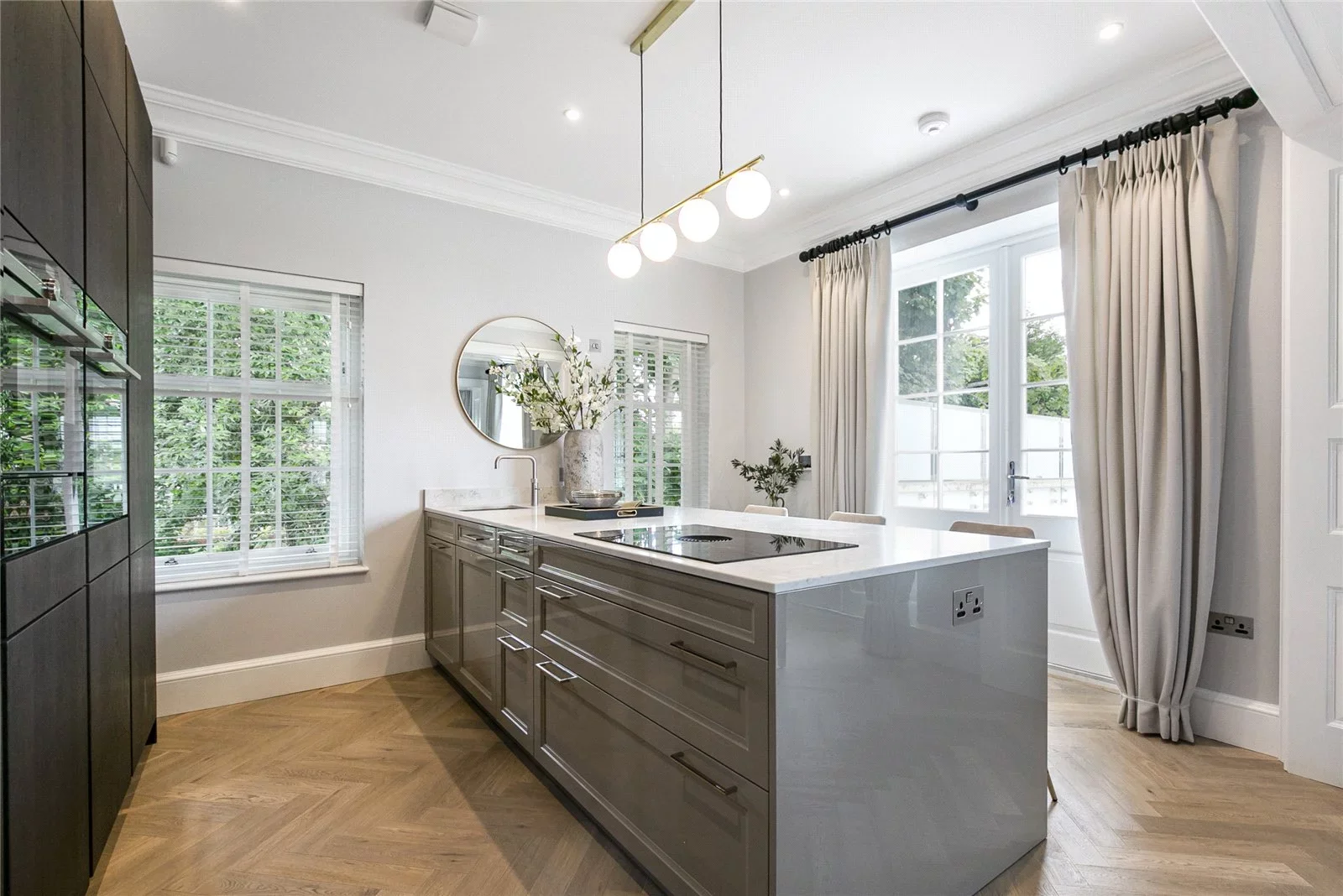 Flat Totteridge Village in Greater London