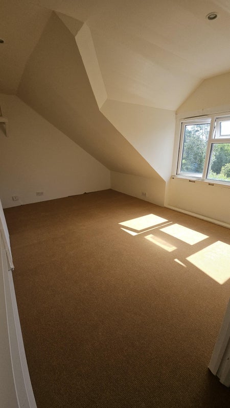 Room Glebe Crescent in Witham