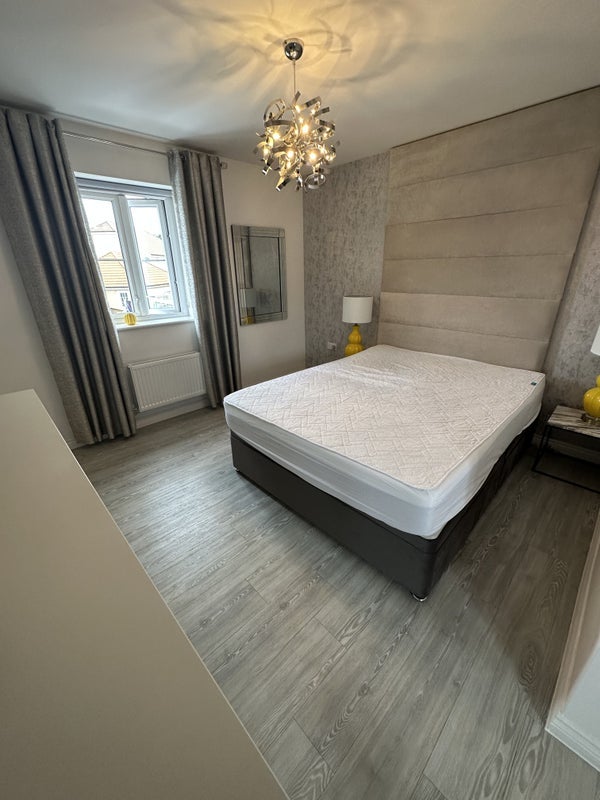Room Hibbert Drive in Uttlesford