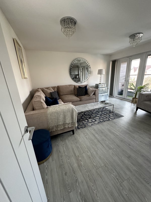 Room Hibbert Drive in Uttlesford