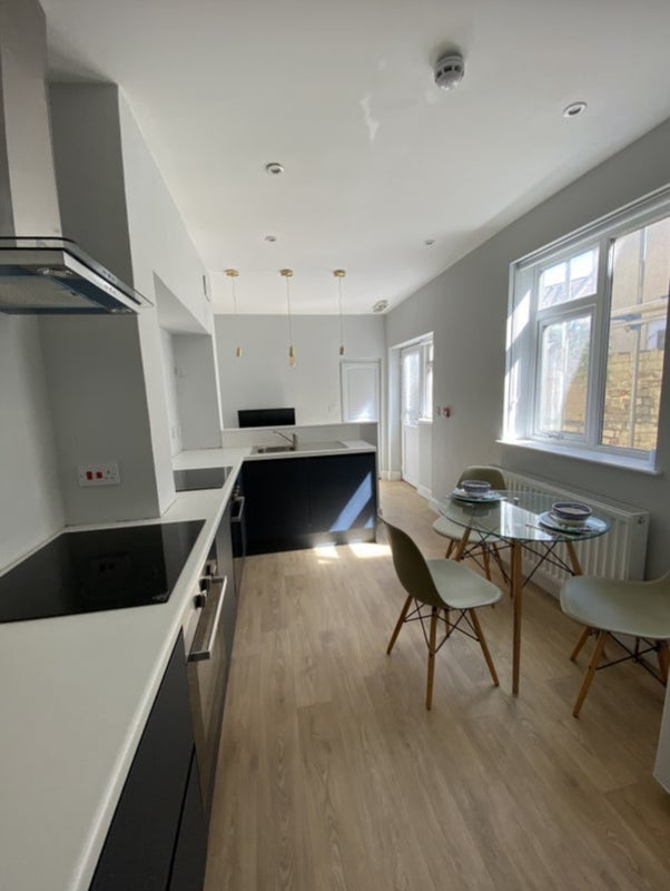 Room Lodge Causeway in Bristol