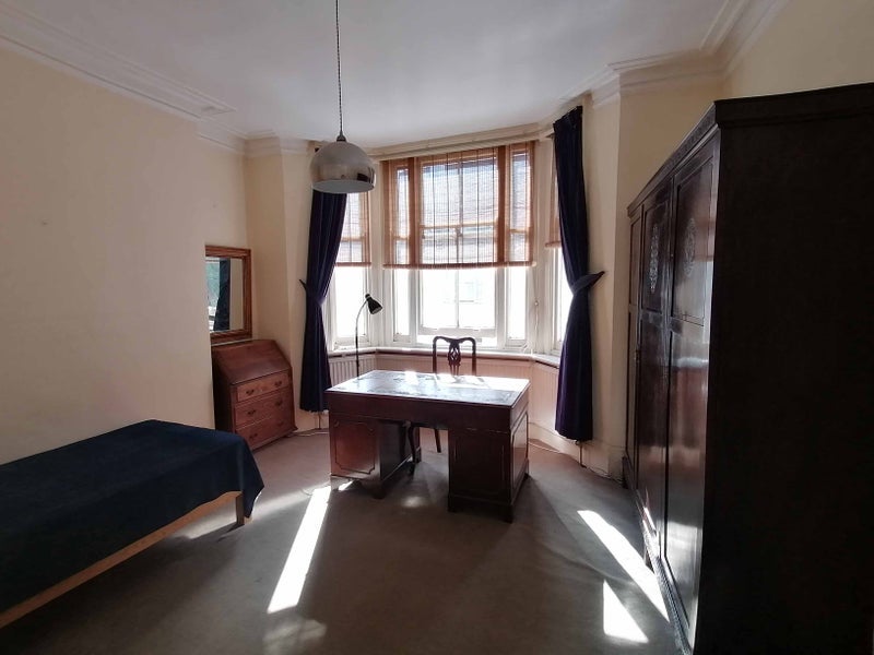 Room Duke's Road in Greater London