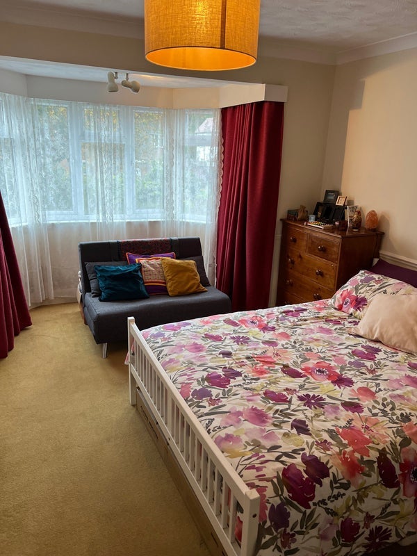 Flat Marvels Lane in Greater London