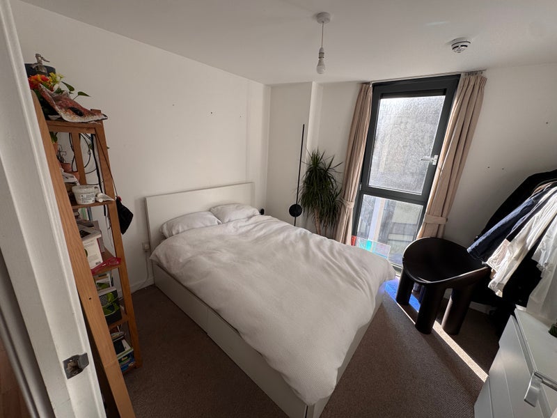 Room Homerton Road in Greater London