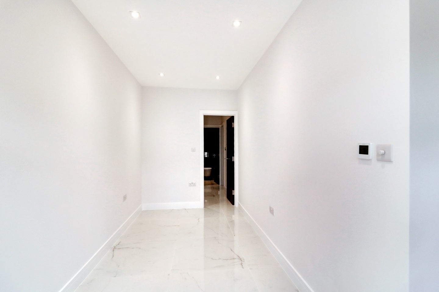 Flat Willowcourt Avenue in Greater London