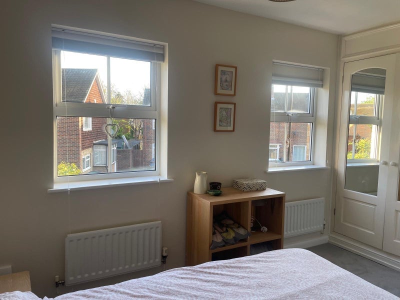 Room Campbell Road in Greater London