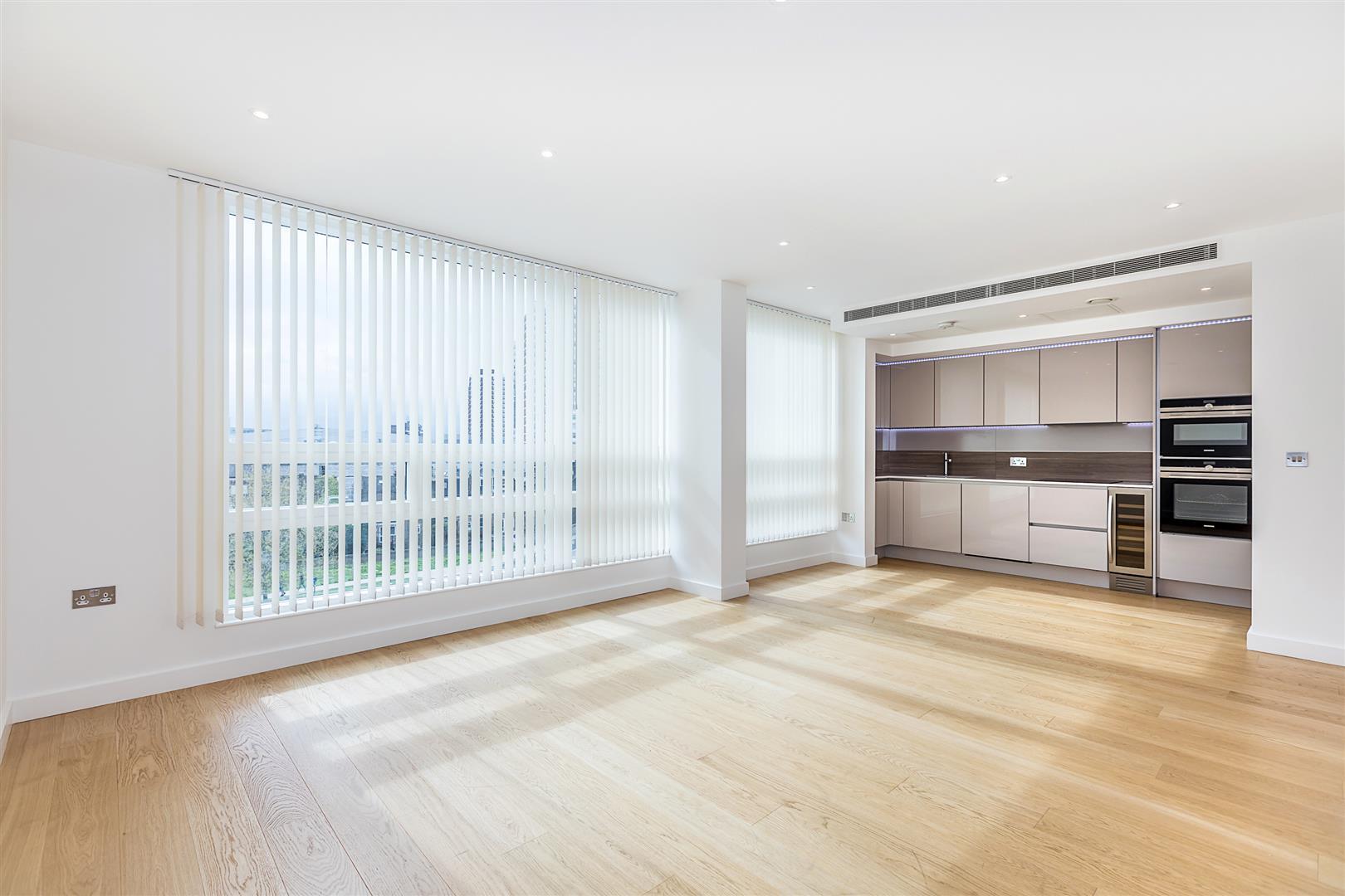 Flat Holland Park Avenue in Greater London