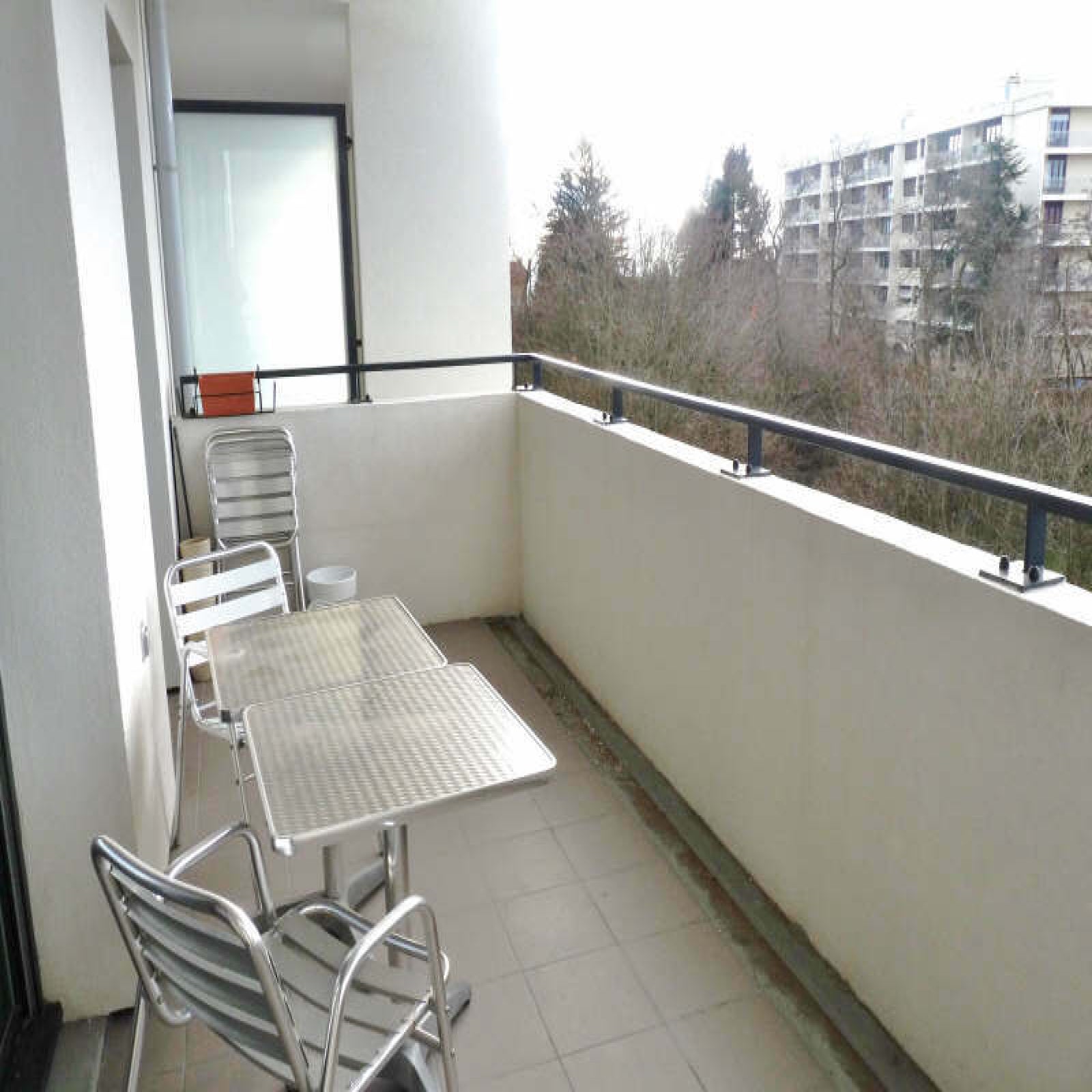 Flat Rue Claude Jusseaud in Sainte-Foy-lès-Lyon