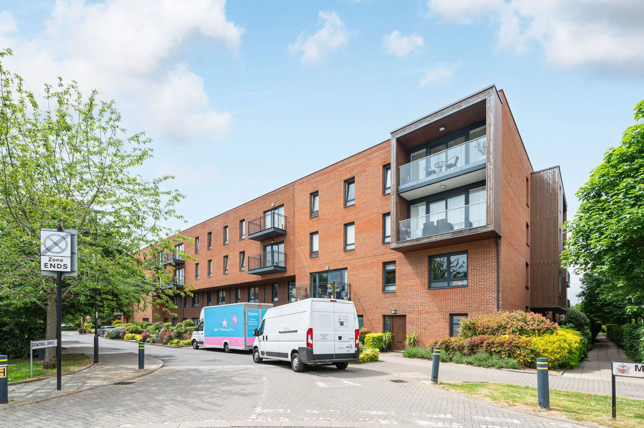 Flat Freeman Walk in Greater London