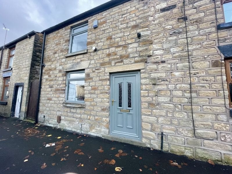House Dunstan Street in Bolton