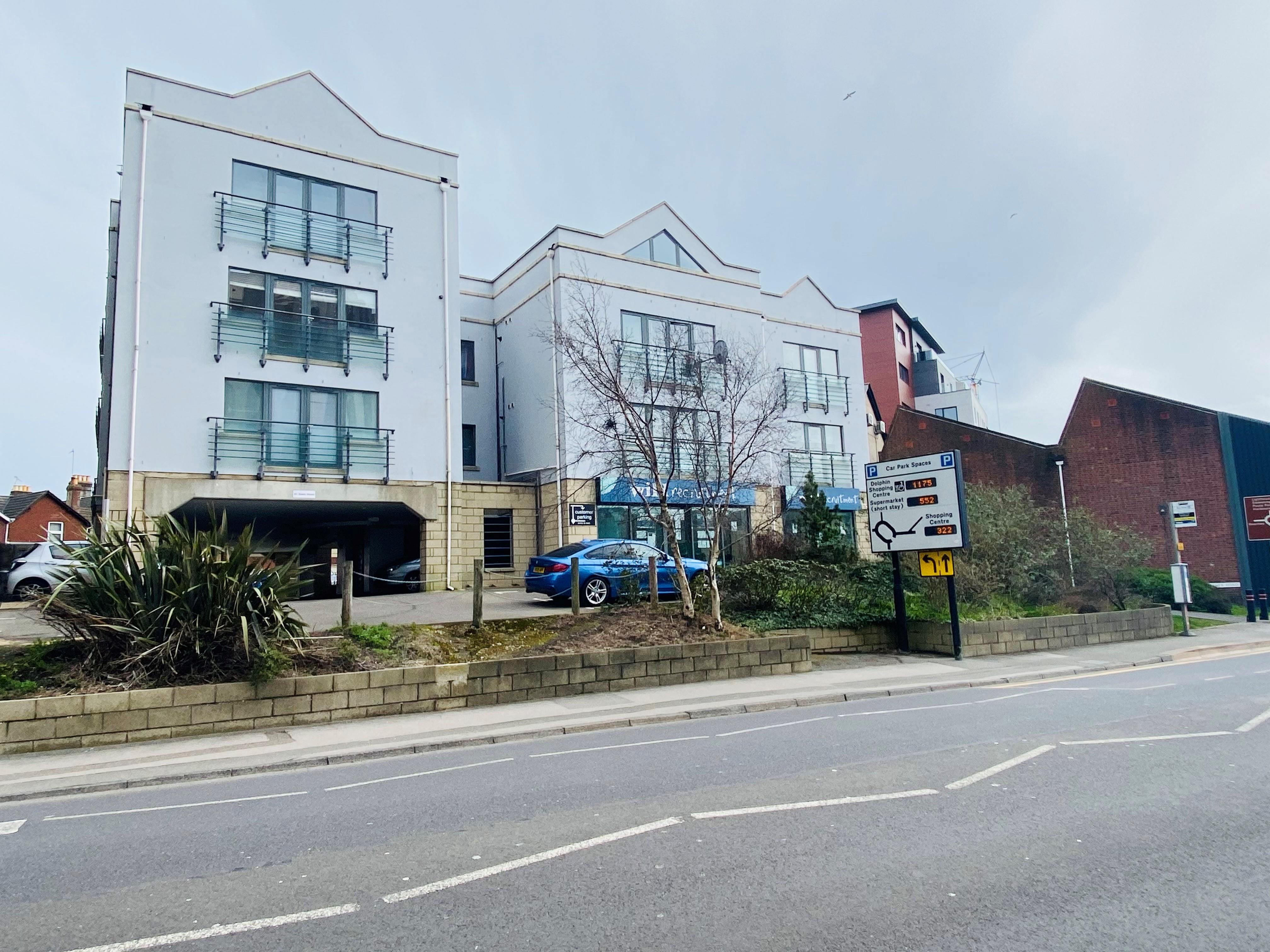 Flat Denmark Road in Poole