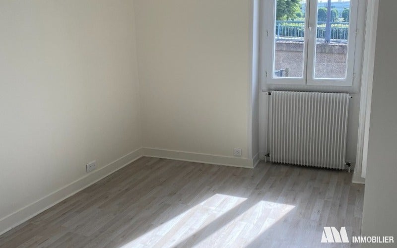 Flat Quai Maurice Berteaux in Le Pecq