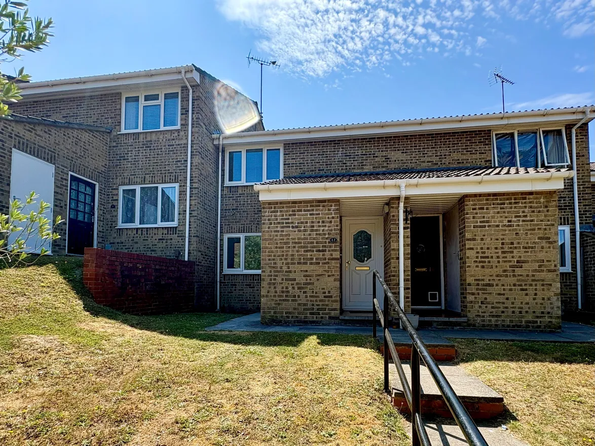 Flat Goodall Close in Rainham