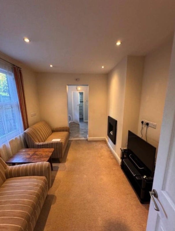 Room Delorme Street in Greater London