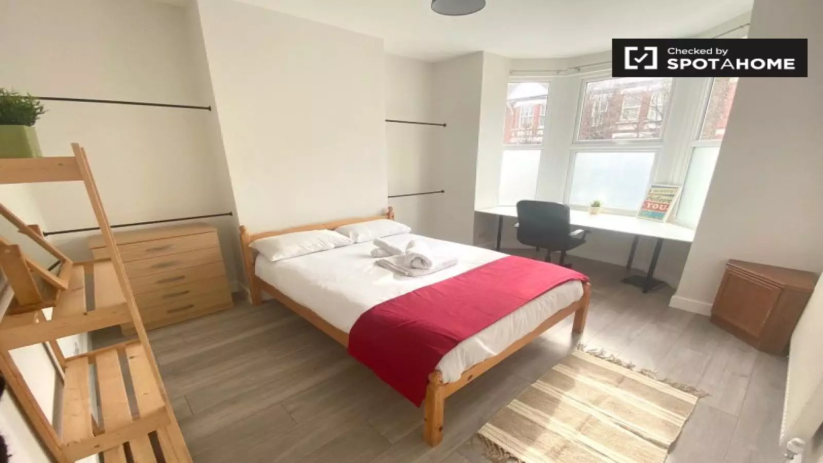 Room Antill Road in Greater London