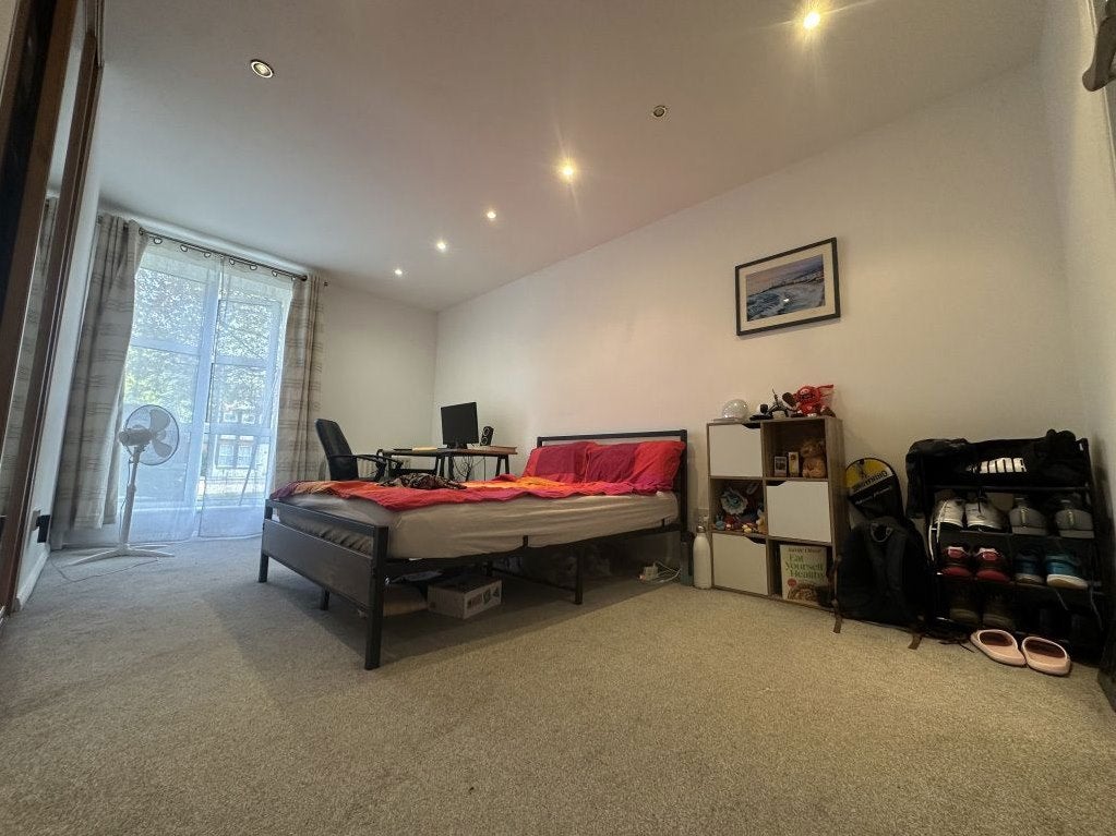 Flat Dexter Close in St Albans