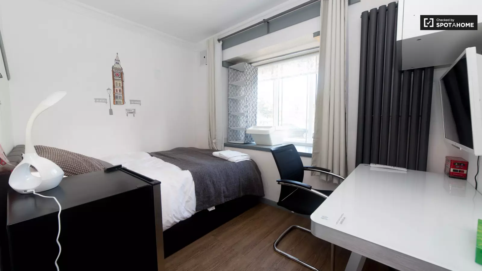 Flat Joshua Street in Greater London