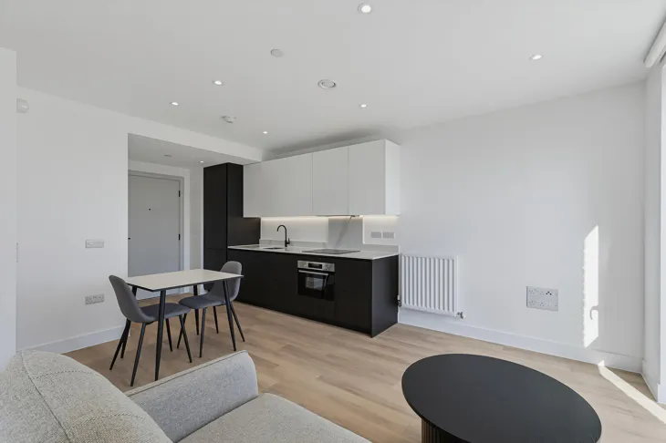 Flat Joseph Avenue in Greater London