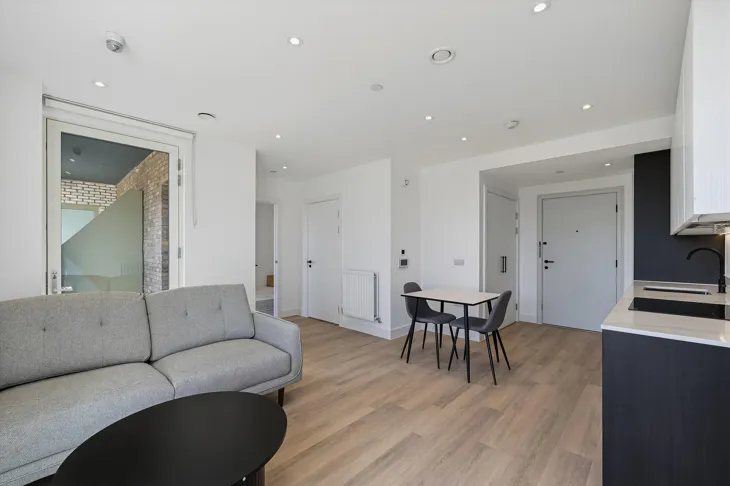 Flat Joseph Avenue in Greater London