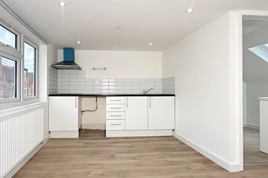Flat Fransfield Grove in Greater London