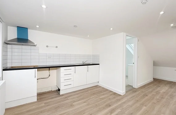 Flat Fransfield Grove in Greater London