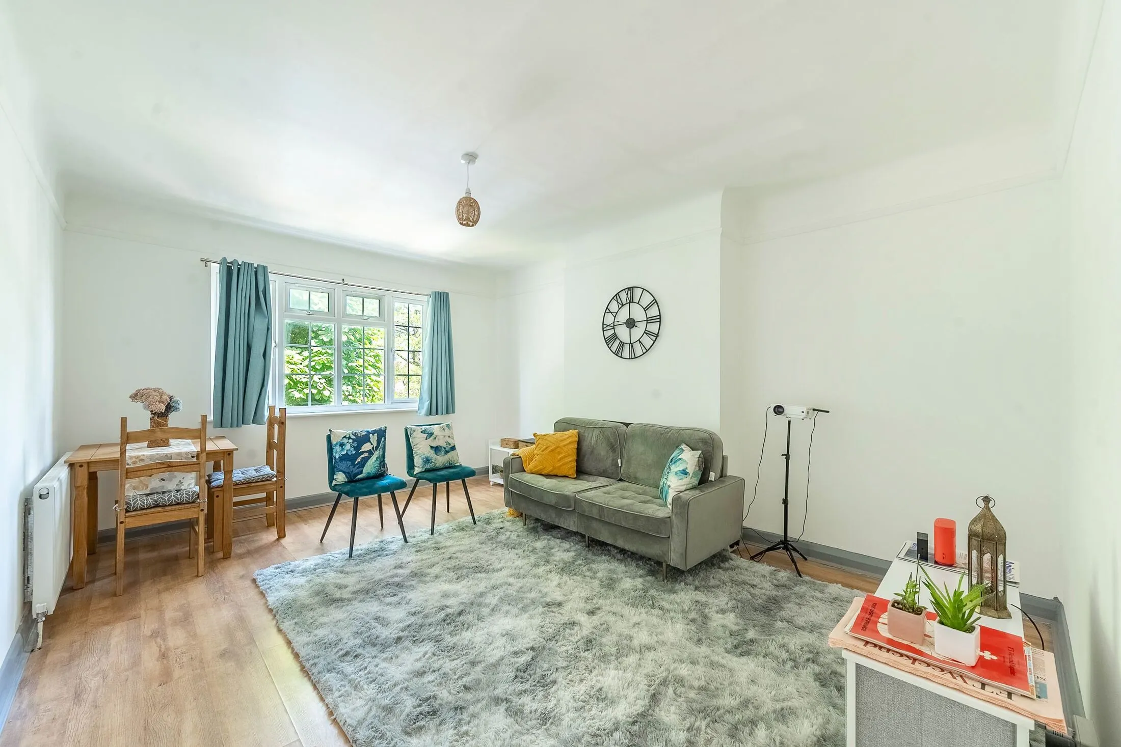 Flat Marlborough Hill in Greater London