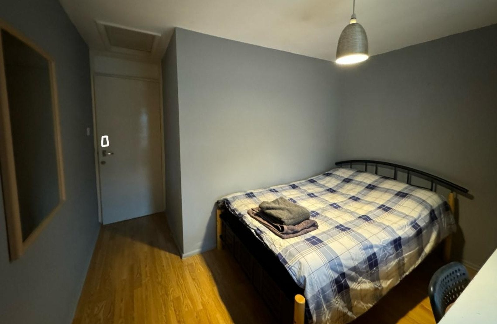 Room Leahurst Crescent in Birmingham