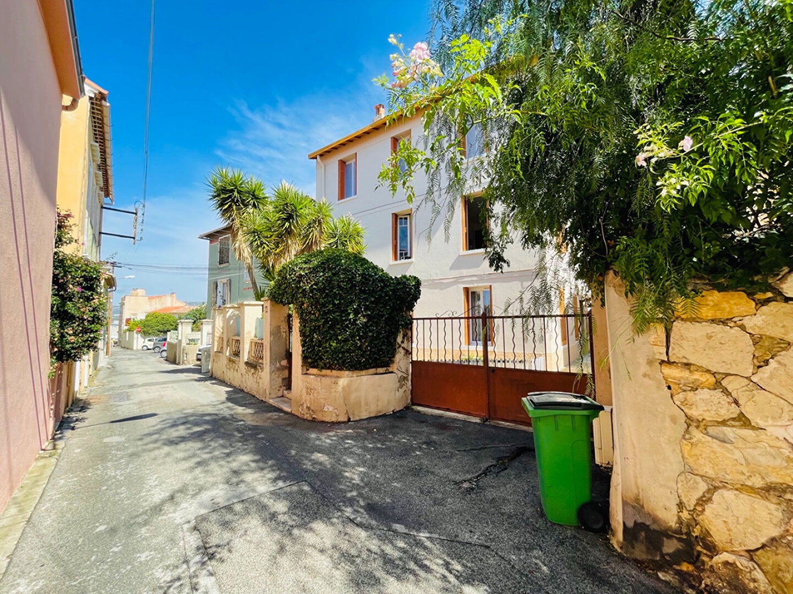 Flat Quai Belle Rive in Toulon