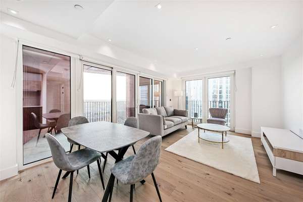 Flat Langley Lane in Greater London