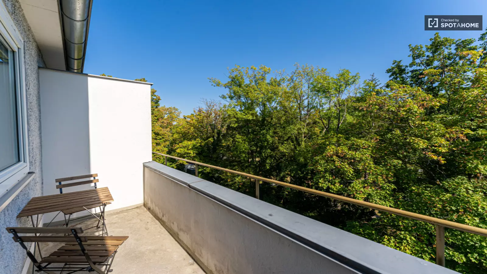 Wohnung Buschkrugallee in Berlin