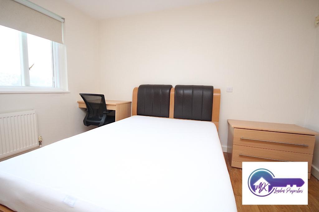 Flat Lisson Grove in City of Westminster