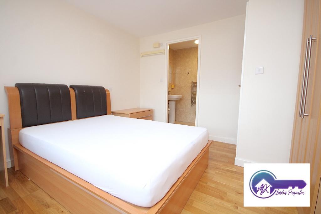 Flat Lisson Grove in City of Westminster