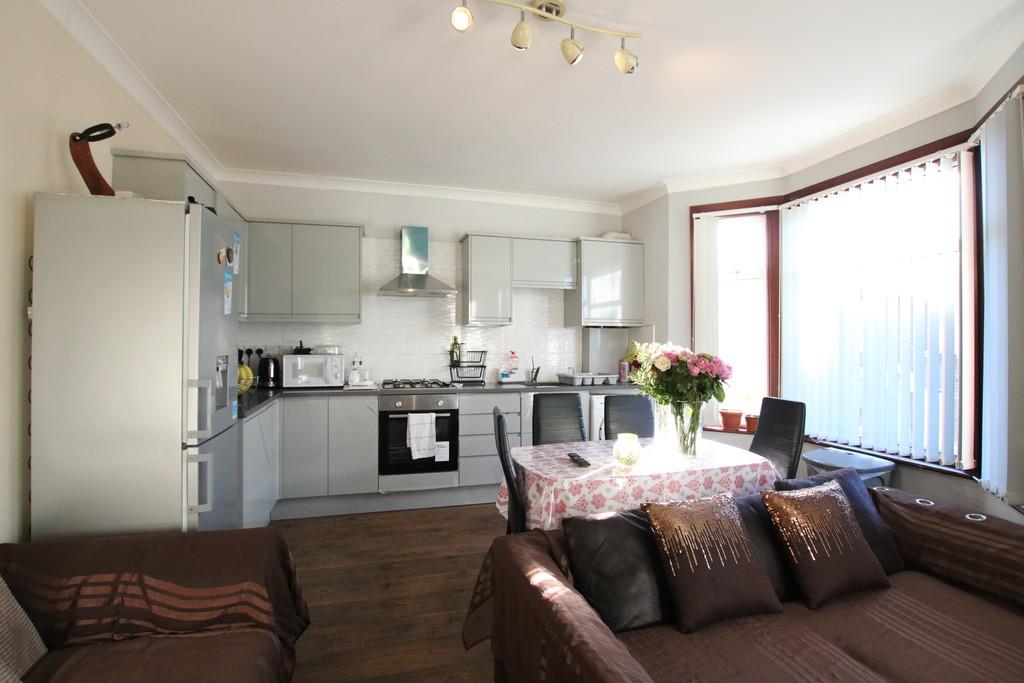 Flat Cobbold Road in Greater London