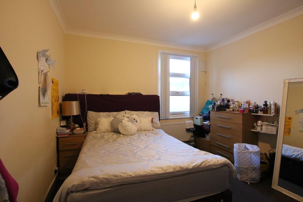 Flat Cobbold Road in Greater London