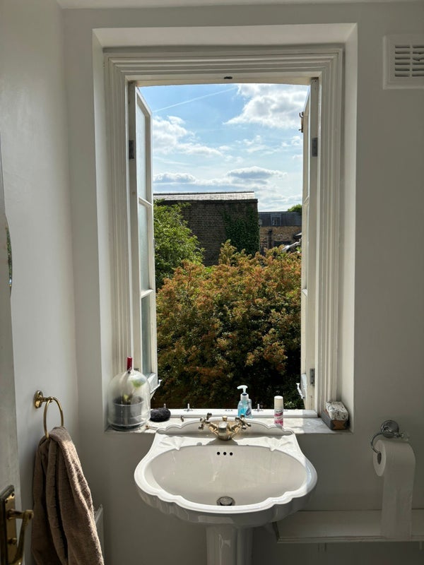 Room Northwest Place in London