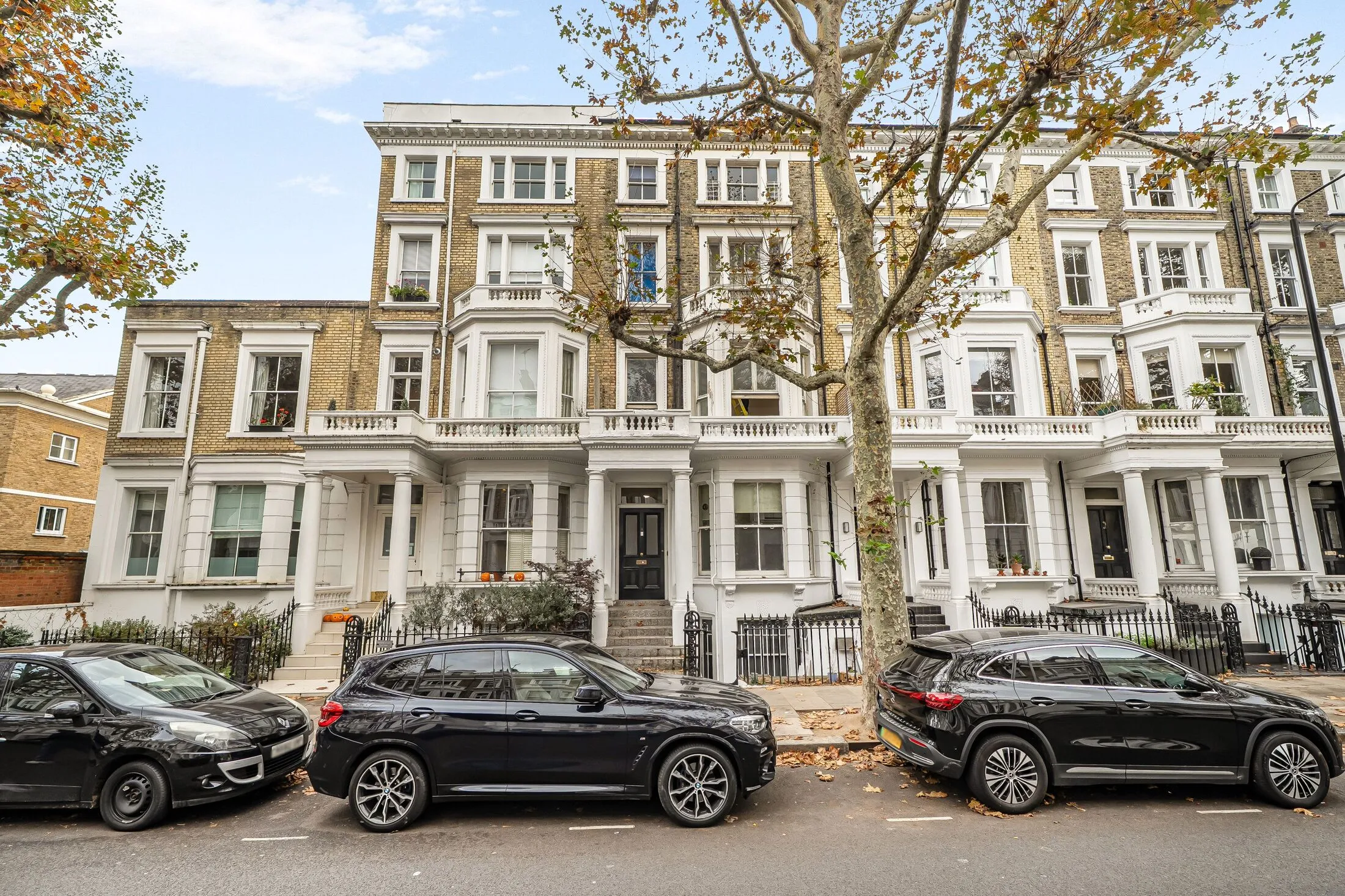 Flat Marloes Road in Greater London