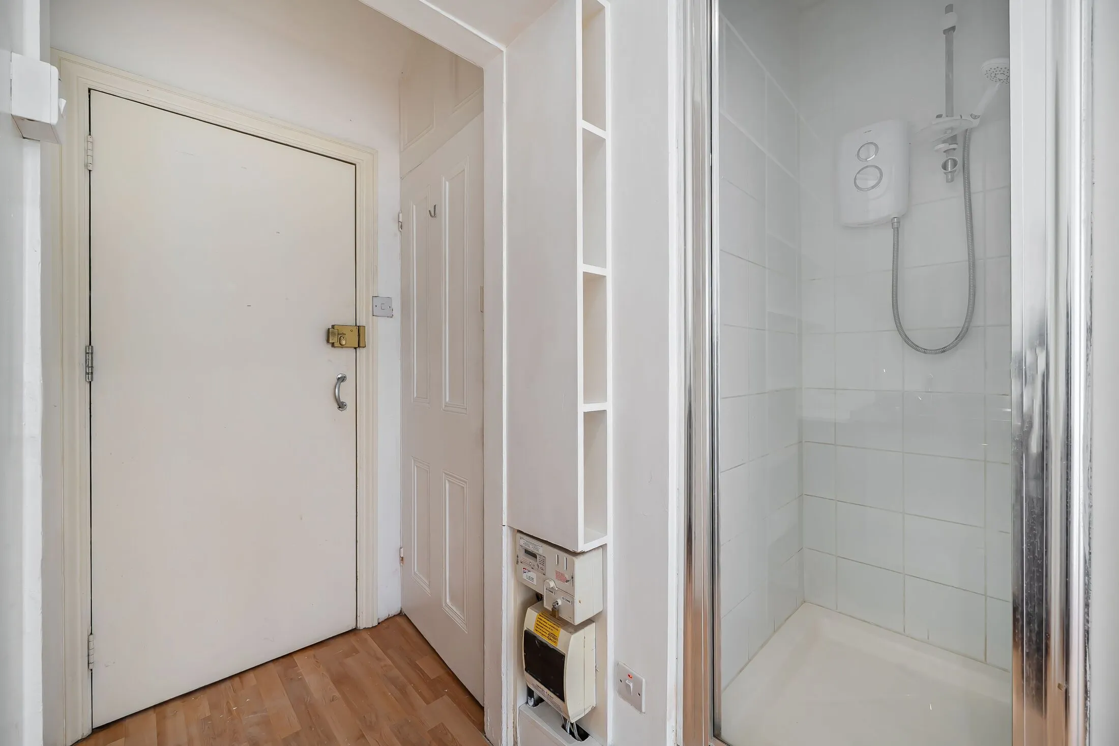 Flat Marloes Road in Greater London