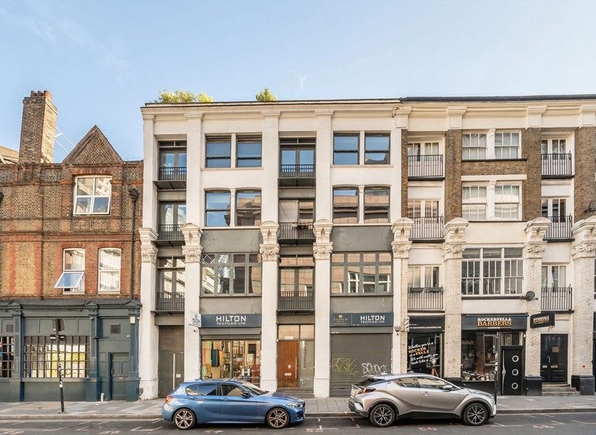 Flat Middlesex Street in Greater London