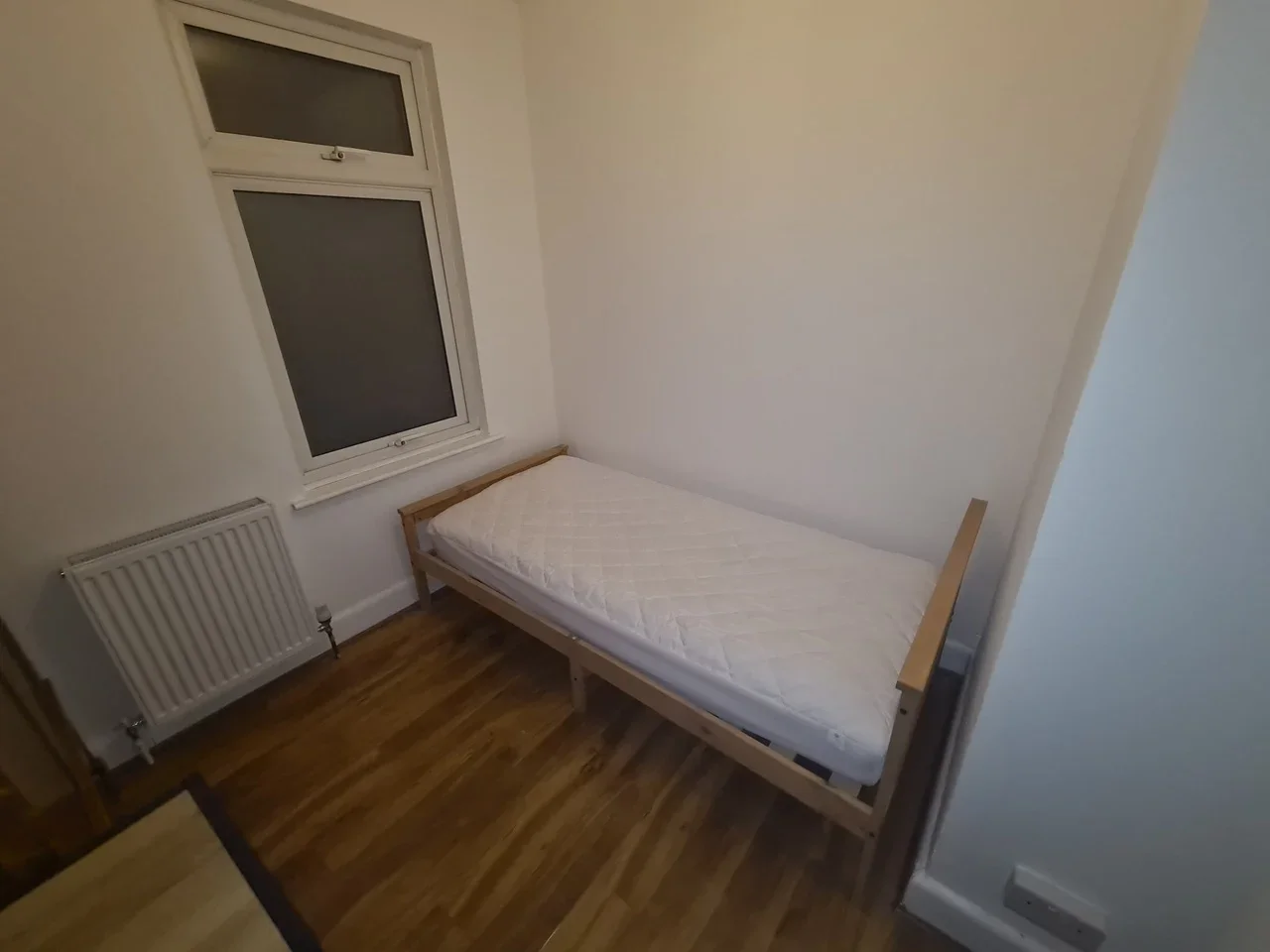 Room Saint James Road in Northampton